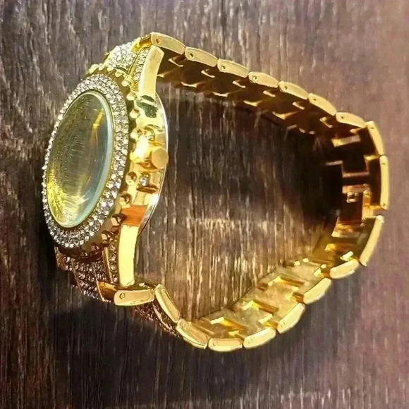 Gold toned rhinestone watch for men - Picture 6 of 6
